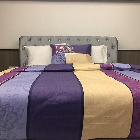 Family Suite Room Pratunam Бангкок Экстерьер фото