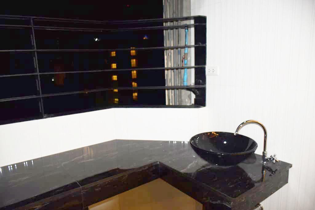 Family Suite Room Pratunam Бангкок Экстерьер фото